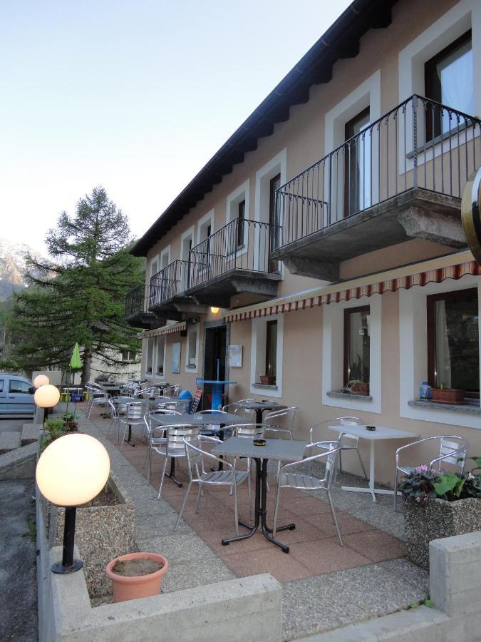 Готель Ristorante Garni Lavizzara Sornico Екстер'єр фото